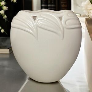 VTG The Gallery Vase Cream w/Leaf Petal Design On Top Unglazed Porcelain
